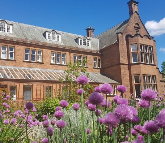 University of Glasgow Set to Launch Online Master’s in End of Life Studies on FutureLearn University of Glasgow Set to Launch Online Master’s in End of Life Studies on FutureLearn