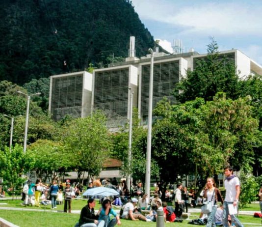 Coursera and Uniandes Announce Software Engineering Master: the First MOOC-Based Degree Taught in Spanish Coursera and Uniandes Announce Software Engineering Master: the First MOOC-Based Degree Taught in Spanish