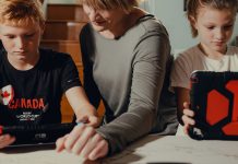 Should the Adults in Your Life Be Worried by How Much You Use Your Phone? Should the Adults in Your Life Be Worried by How Much You Use Your Phone?