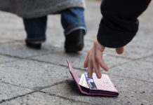 Would You Return a Lost Wallet? (What if It Had Lots of Money in It?) Would You Return a Lost Wallet? (What if It Had Lots of Money in It?)