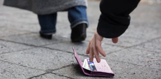 Would You Return a Lost Wallet? (What if It Had Lots of Money in It?) Would You Return a Lost Wallet? (What if It Had Lots of Money in It?)