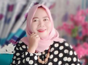 Tatik Cahyaningsih: “Endless learning gives me happiness.” Tatik Cahyaningsih: “Endless learning gives me happiness.”