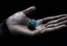 Playing the ‘Green Lottery’: Life Inside Colombia’s Emerald Mines Playing the ‘Green Lottery’: Life Inside Colombia’s Emerald Mines