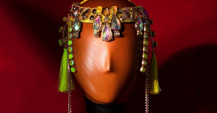 Lesson of the Day: ‘Feathers and Female Power: The Costumes of Carnival’