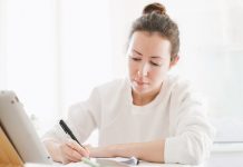 Learning from Video: A Review of the Literature in Higher Ed Learning from Video: A Review of the Literature in Higher Ed