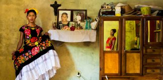 Lesson of the Day: ‘Intimate Portraits of Mexico’s Third-Gender Muxes’ Lesson of the Day: ‘Intimate Portraits of Mexico’s Third-Gender Muxes’