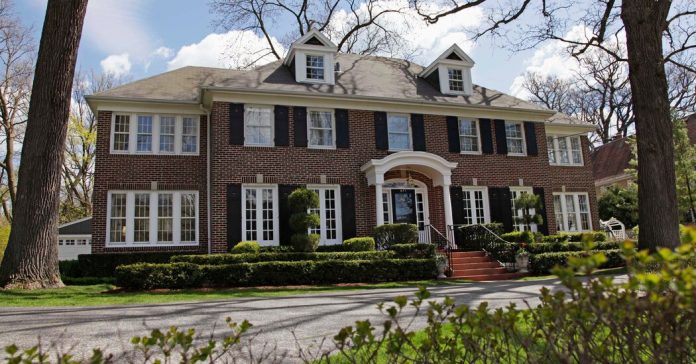 What Fictional House Would You Want to Stay In?