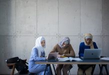 Reflective Class Feedback: Enriching In-Class Quizzes With Discussion Reflective Class Feedback: Enriching In-Class Quizzes With Discussion