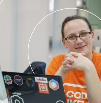 How Rachell was able to change careers while traveling the world How Rachell was able to change careers while traveling the world