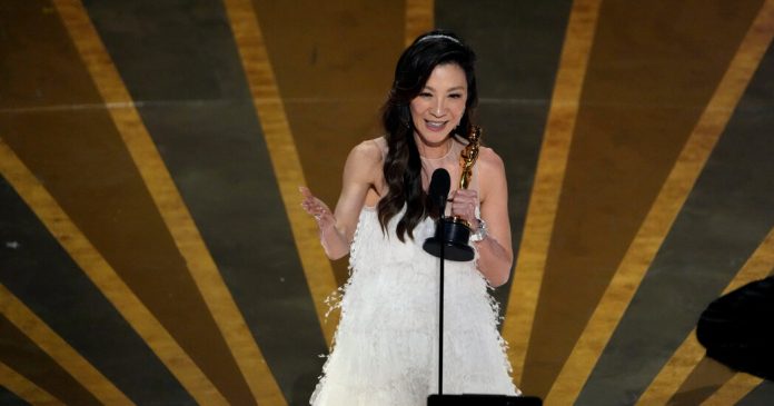 March News Quiz for Students: Bank Failures, Girl Scout Cookies, “Last of Us”