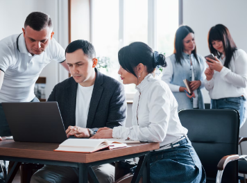 What is an LMS and How to Use It for Employee Training? What is an LMS and How to Use It for Employee Training?