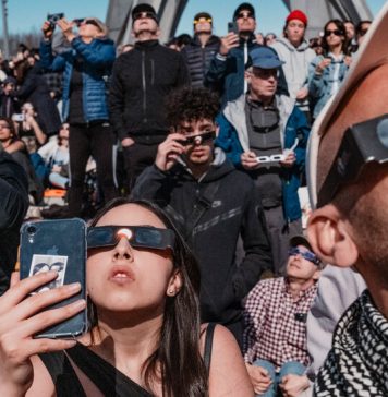 Weekly Student News Quiz: School Attendance, Bridge Collapse, NCAA Final Weekly Student News Quiz: School Attendance, Bridge Collapse, NCAA Final