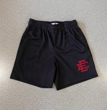 A Blend of Comfort and High Fashion A Blend of Comfort and High Fashion