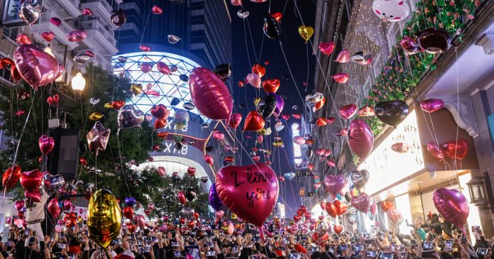 Weekly Student News Quiz: Plane Crash, President Carter, Golden Globes