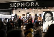 What Teens Are Saying About Age Limits for Anti-Aging Skin Care What Teens Are Saying About Age Limits for Anti-Aging Skin Care