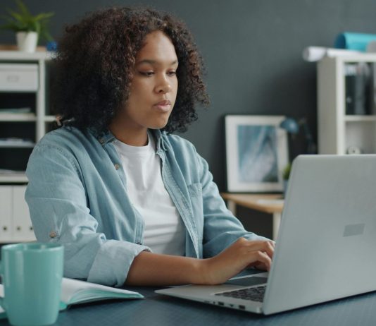 How to Become a Virtual Assistant from Scratch How to Become a Virtual Assistant from Scratch